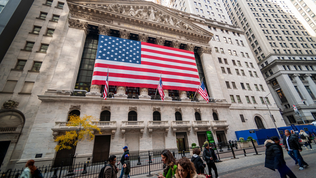 El secretario de Comercio de Trump afirma que el coronavirus "ayudará" a la economía de EE.UU.