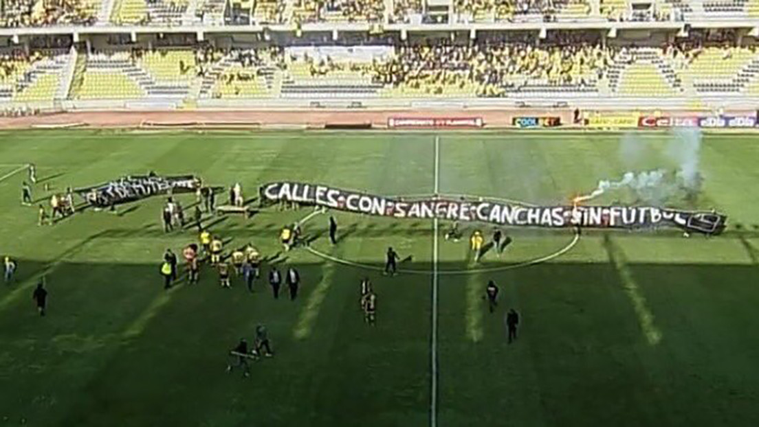 Una protesta de hinchas chilenos, tras la muerte de un fanático atropellado por Carabineros, obliga a suspender un partido de la liga