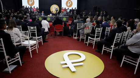 Maduro informó que el petróleo venezolano será vendido en la criptomoneda petro