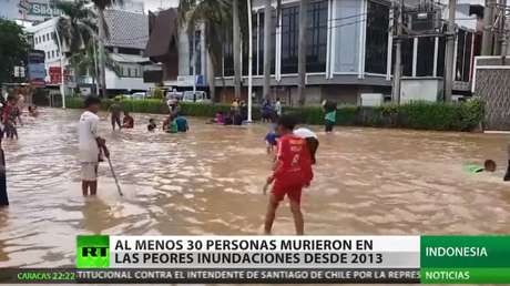 Al menos 30 muertos y miles de evacuados tras las peores inundaciones de Indonesia desde 2013