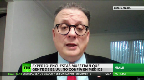 Experto: Encuestas muestran que gran parte de los estadounidenses no confía en los medios