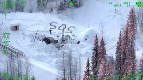 Un joven sobrevive 23 días en temperaturas bajo cero tras incendiarse su cabaña en Alaska (VIDEO)