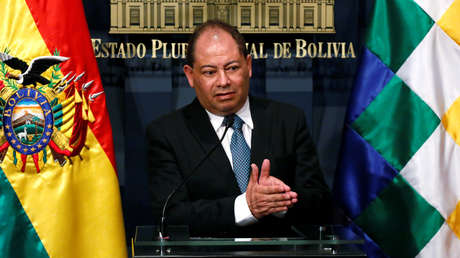 Detienen al exministro de Gobierno de Evo Morales, Carlos Romero, al salir de hospital