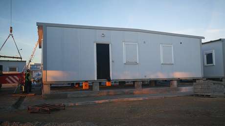 Las polémicas casetas prefabricadas en las que Madrid acogerá a solicitantes de asilo "latinoamericanos"