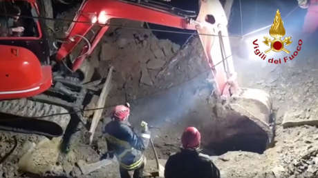 Rescatan en Italia a dos perros atrapados en una cantera durante más de 30 horas (VIDEO, FOTO)