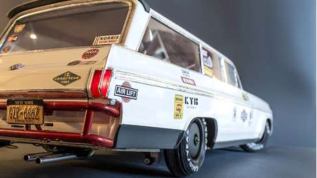 VIDEO: El automóvil a control remoto que se desplaza de forma tan realista que cuesta diferenciarlo de uno verdadero