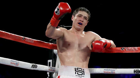 VIDEO: Boxeador sufre un agonizante golpe en el hígado que lo deja tumbado gritando de dolor y se siente hasta al mirar las imágenes