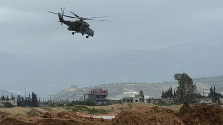 Sistemas de defensa antiaérea repelen un ataque de drones contra una base militar rusa en Siria