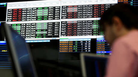 La calificadora de riesgos S&P baja la calificación de Argentina a "default selectivo"