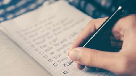 Nuevo reto viral: una madre escribe una lista de compras con una palabra que nadie puede descifrar (ni siquiera ella misma)