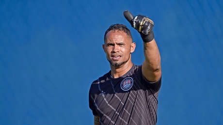 Los hinchas de un equipo brasileño impiden el fichaje de un jugador condenado por asesinar a su pareja