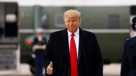 Acusan a senadores de jugar y dormirse durante las sesiones del juicio político contra Trump