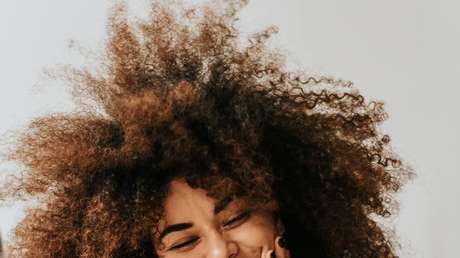 Madre no consigue escolarizar a su hijo por culpa de su insólito cabello (FOTO)