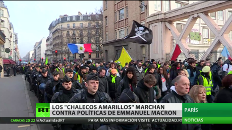 Los 'chalecos amarillos' marchan contra las políticas de Macron en la 63.ª semana de manifestaciones