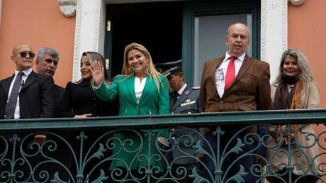 Ministros del Gobierno de facto de Bolivia presentan renuncia colectiva tras solicitud de Jeanine Áñez