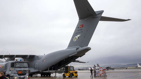 En un vuelo fletado por Reino Unido y aislados 14 días en un hospital: así será la repatriación de los españoles en Wuhan por el coronavirus