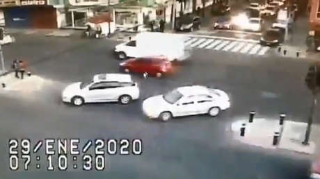 VIDEO: Así fue cómo se fugaron de una prisión mexicana, en un vehículo oficial, los reos vinculados al 'Chapo'