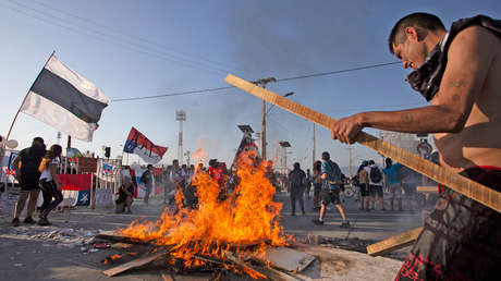 Hinchadas chilenas se unen para protestar, tras la muerte de un simpatizante atropellado por Carabineros