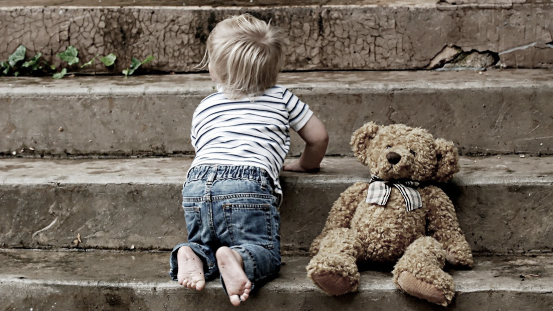 Un niño con gripe muere en EE.UU. tras negarse su madre a medicarlo, aconsejada por un grupo de 'antivacunas' de Facebook