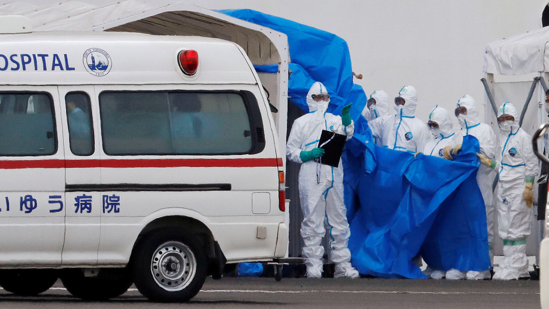 El número de muertes por el coronavirus ya supera las del SARS y alcanza más de 800 víctimas