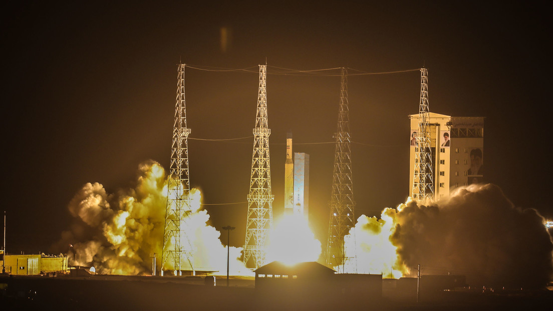 Explosión masiva y el ciberataque "más extendido" en la historia del país: nuevos detalles del fallido lanzamiento del satélite iraní
