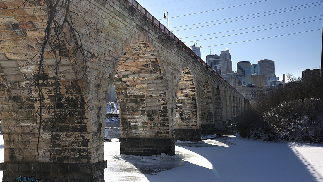 Un hombre termina atrapado en un río congelado y culpa a Google Maps