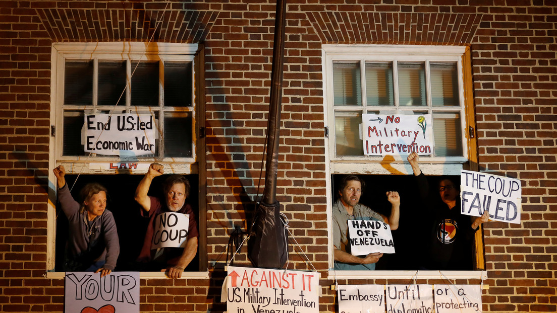 Declaran nulo el juicio contra los activistas estadounidenses que protegieron la embajada de Venezuela en Washington