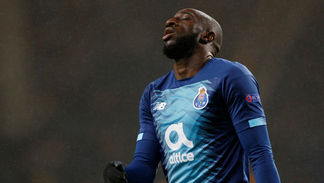 Futbolista negro abandona la cancha en medio del partido debido a insultos racistas en Portugal (VIDEO)