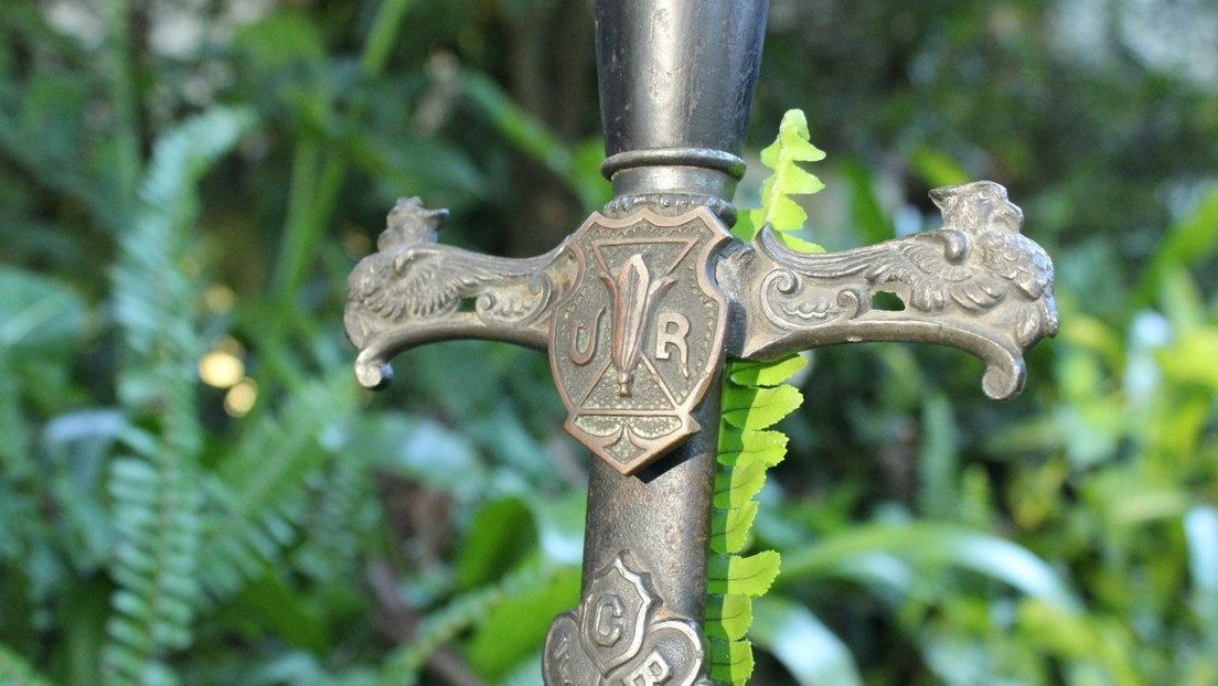 Un lujoso puñal testigo de la mascare de tres legiones romanas recobra su aspecto 2.000 años después (FOTO)