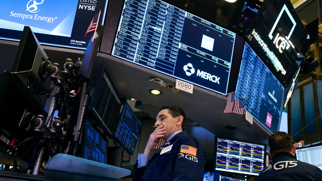 Otros 1.200 puntos menos: el Dow Jones pierde un máximo histórico de puntos en un día ante el temor por el coronavirus