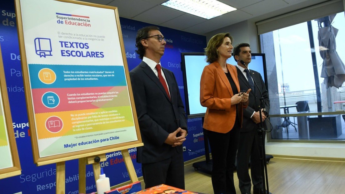 Renuncia la ministra de Educación de Chile, a días del inicio de las actividades escolares