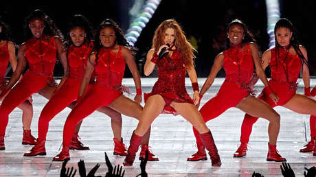Acusan a Shakira de hacer 'playback' durante su espectáculo en la Super Bowl