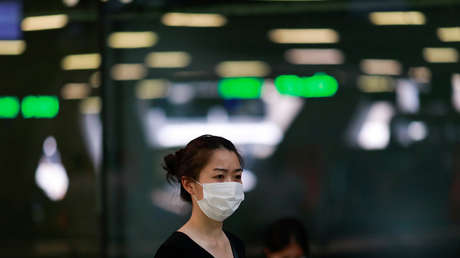 FOTO: Un agricultor italiano plasma un 'retrato' del coronavirus en un campo