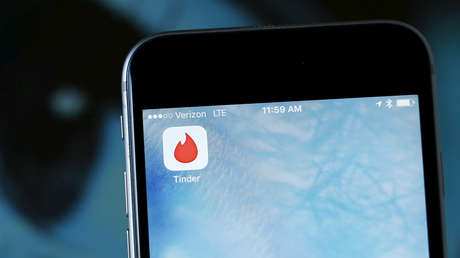 Un usuario de Tinder crea un algoritmo para chatear de manera automática con 200 mujeres a la vez