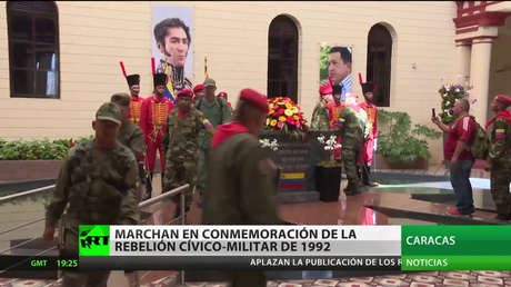 Marchan en conmemoración de la rebelión cívico-militar de 1992 en Venezuela