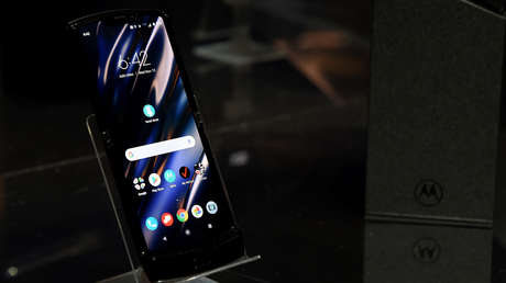 VIDEO: El complicado desensamble del nuevo plegable Razr que lo hará desistir de querer repararlo en casa