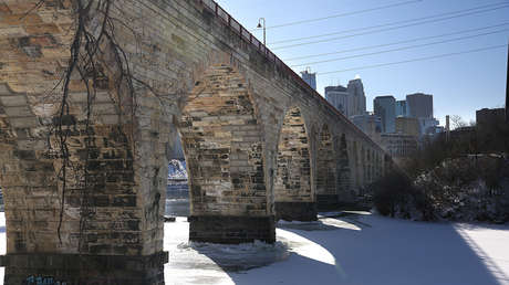 Un hombre termina atrapado en un río congelado y culpa a Google Maps
