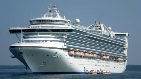 Un crucero interrumpe su viaje por el Caribe al sentirse mal cientos de pasajeros