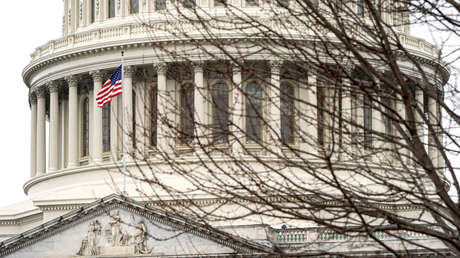 El Senado de EE.UU. aprueba la resolución que limita la capacidad de Trump para emprender acciones militares contra Irán