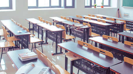 VIDEO: Una adolescente mexicana es golpeada por su compañera frente a otros alumnos y una maestra