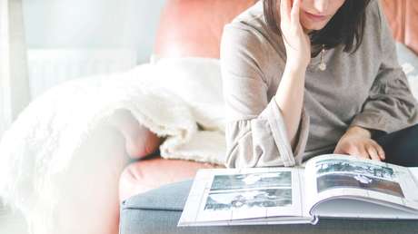 Revelan el misterio de una mujer desconocida que se fotografiaba con todas las superestrellas de Hollywood