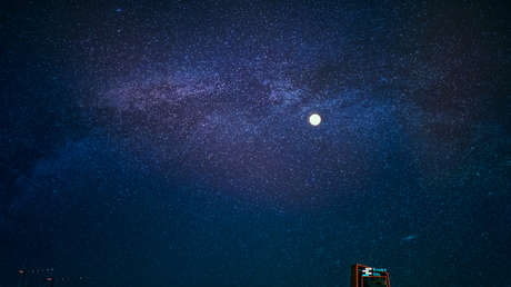 La Luna eclipsa Marte en un inusual espectáculo celeste