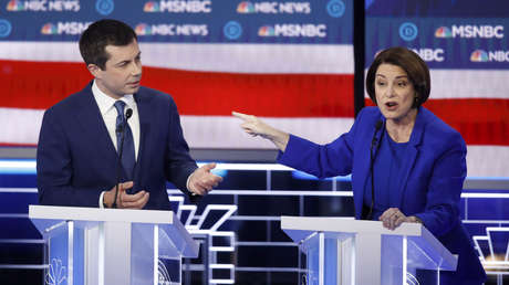 "¿Está diciendo que soy tonta?": Tensión en el debate demócrata tras olvidar una candidata el nombre del presidente mexicano