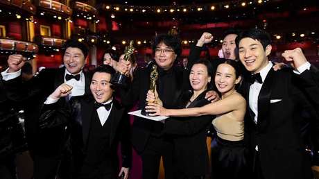 Productor de cine indio acusa de plagio a los creadores de 'Parásitos' y promete demandarlos