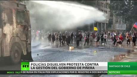 Policía chilena disuelve una protesta contra la gestión del Gobierno de Piñera