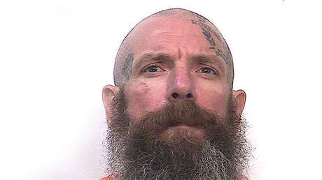 "Me lo pedían los instintos": Un convicto confiesa que mató a bastonazos a dos abusadores de menores dentro de una prisión de EE.UU.