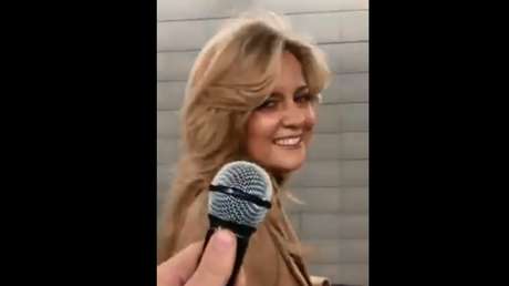 VIDEO: Una mujer en el metro de Londres es retada a cantar 'Shallow' de Lady Gaga y su interpretación se vuelve viral