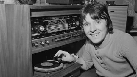 Condenan a 18 meses de cárcel a un antiguo DJ británico que tenía en su yate 500 fotos de abusos sexuales a niños