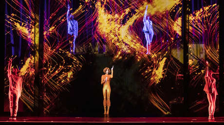 Holograma de Whitney Houston comienza su gira mundial y reaviva la polémica sobre cantantes fallecidos que 'siguen' ofreciendo conciertos