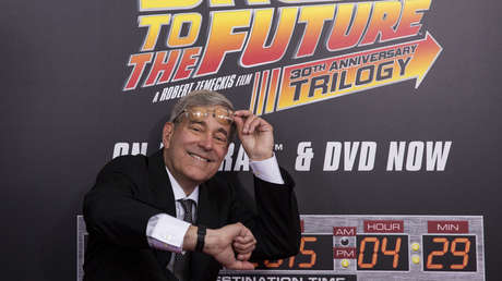 "Usted no vendería a sus hijos a la prostitución": el guionista de 'Volver al futuro' explica por qué no habrá nuevas películas de la serie